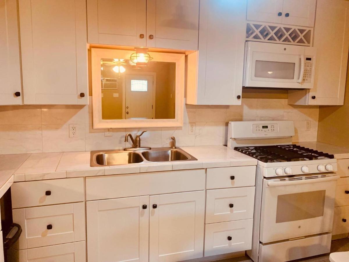 Elm Street Cottage Seguin Ngoại thất bức ảnh
