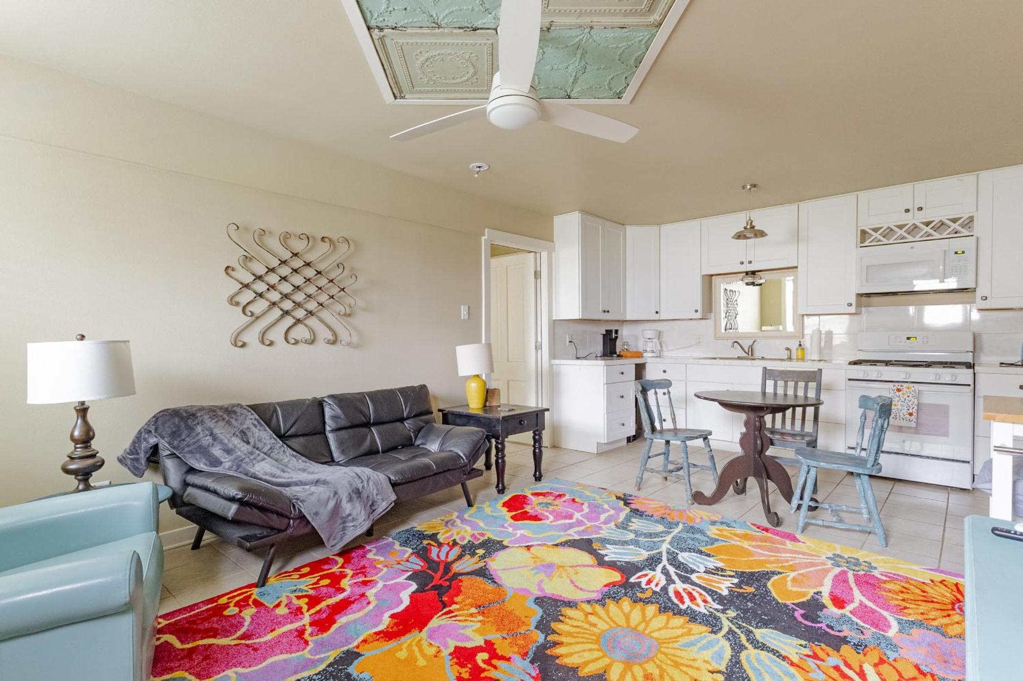 Elm Street Cottage Seguin Ngoại thất bức ảnh